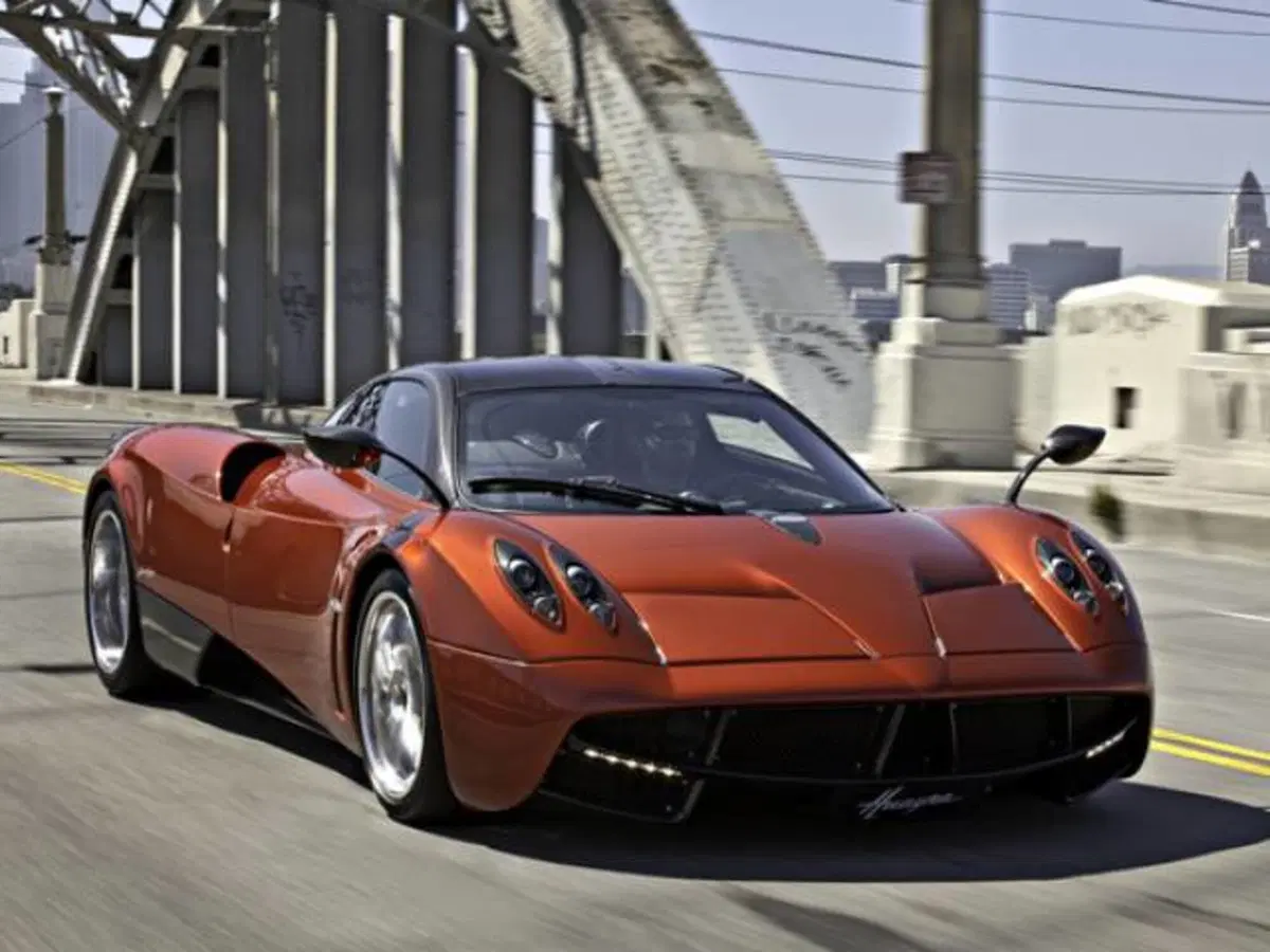 Pagani Huayra: immagini e video della supercar modenese