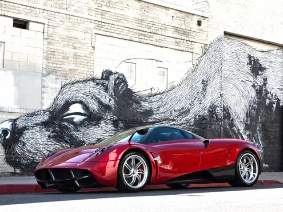 Pagani Huayra: immagini e video della supercar modenese (11)