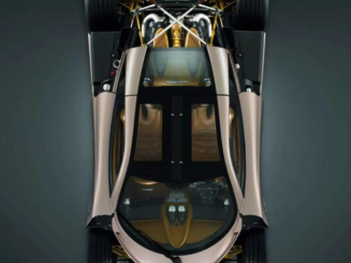 Pagani Huayra: immagini e video della supercar modenese (21)