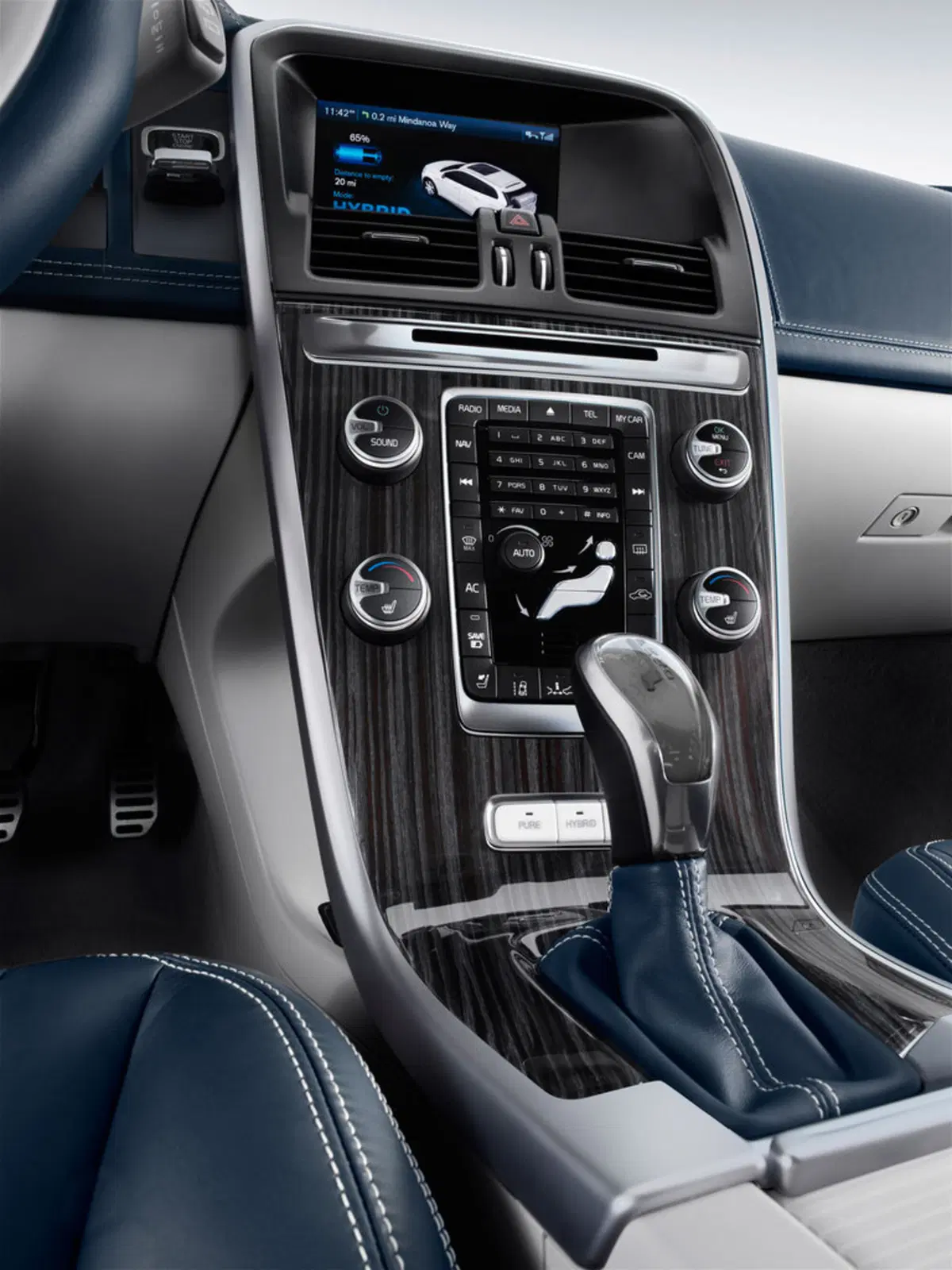 Volvo XC60 Plug-in Hybrid Concept (11)