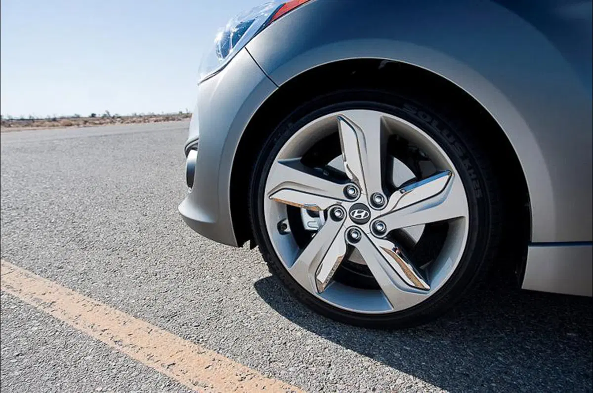 Hyundai Veloster Turbo (18)