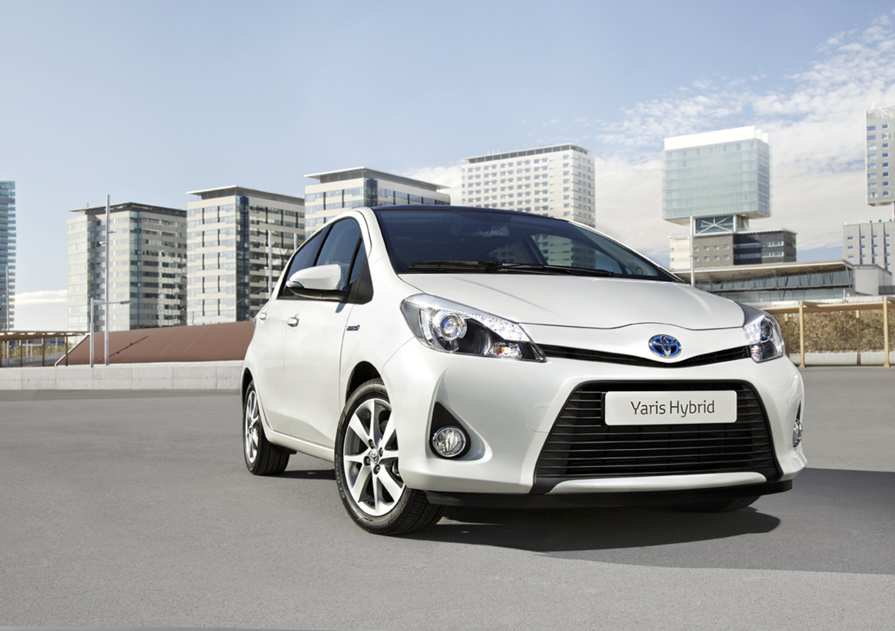 Toyota Yaris Hybrid: arriver&agrave; in estate
