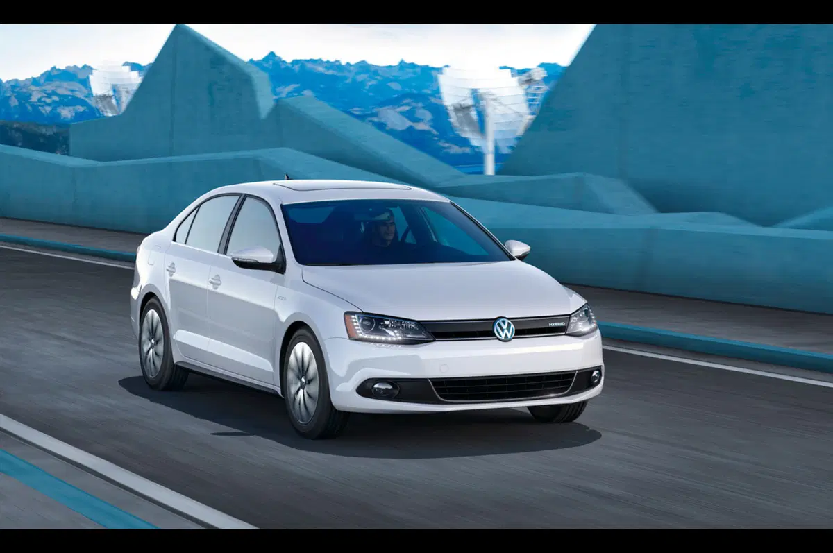 Volkswagen Jetta Hybrid: la prima berlina ibrida di Wolfsburg (2)