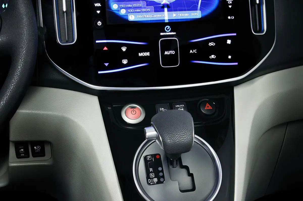 Nissan e-NV200 Concept: multi-spazio 100% elettrico (10)