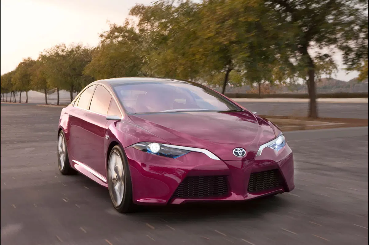 Toyota NS4 Advanced Plug-in Hybrid Concept (4)