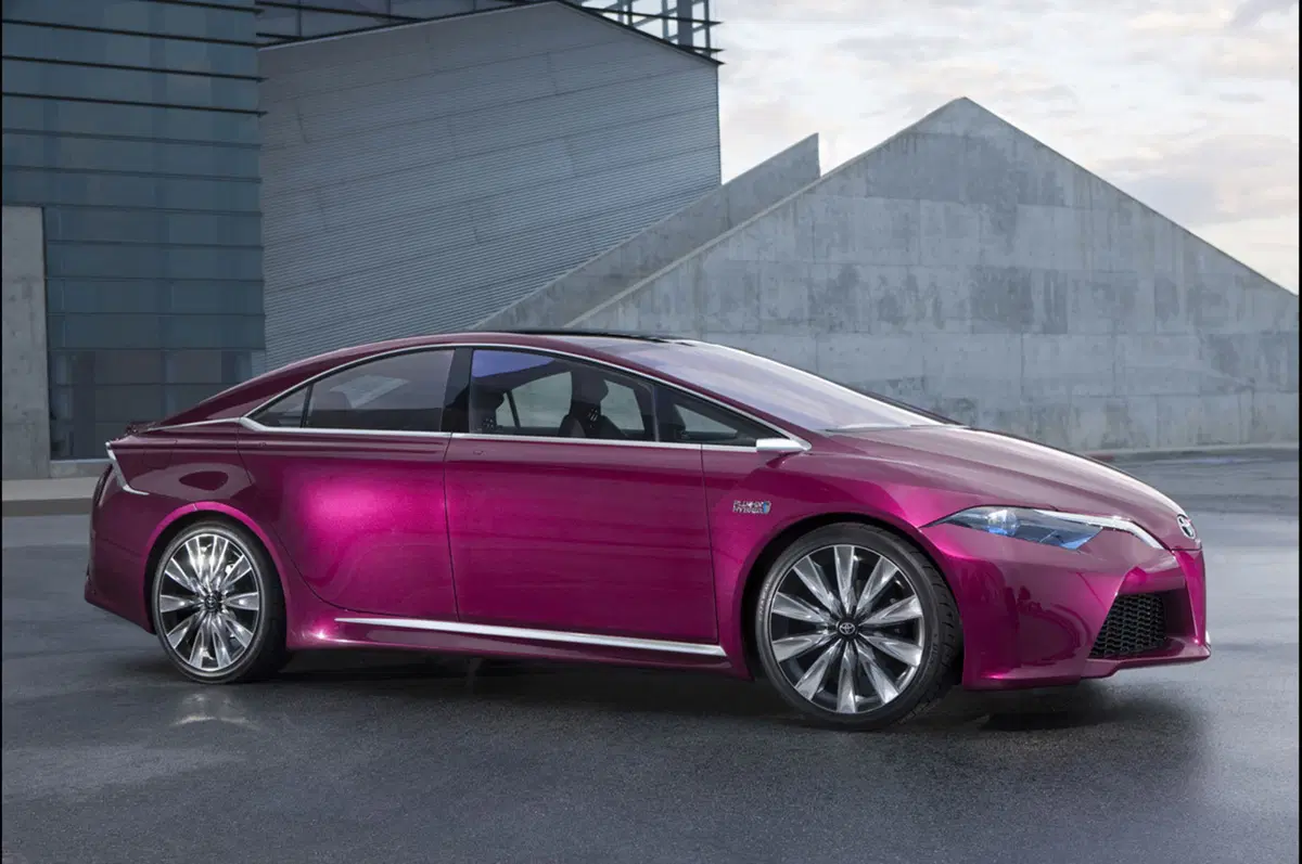 Toyota NS4 Advanced Plug-in Hybrid Concept (7)