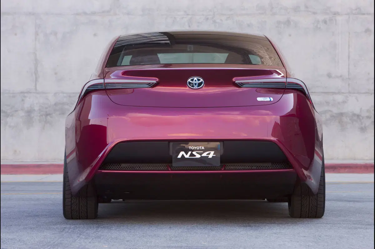 Toyota NS4 Advanced Plug-in Hybrid Concept (8)