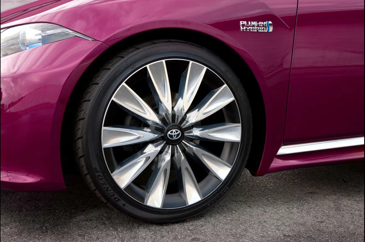 Toyota NS4 Advanced Plug-in Hybrid Concept (9)
