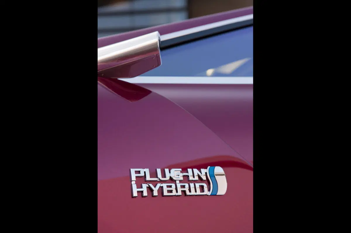 Toyota NS4 Advanced Plug-in Hybrid Concept (10)