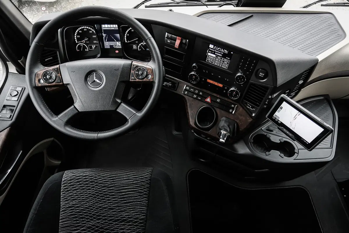 Mercedes: #RitornoAlFuturo sulle strade dell’Appennino (23)