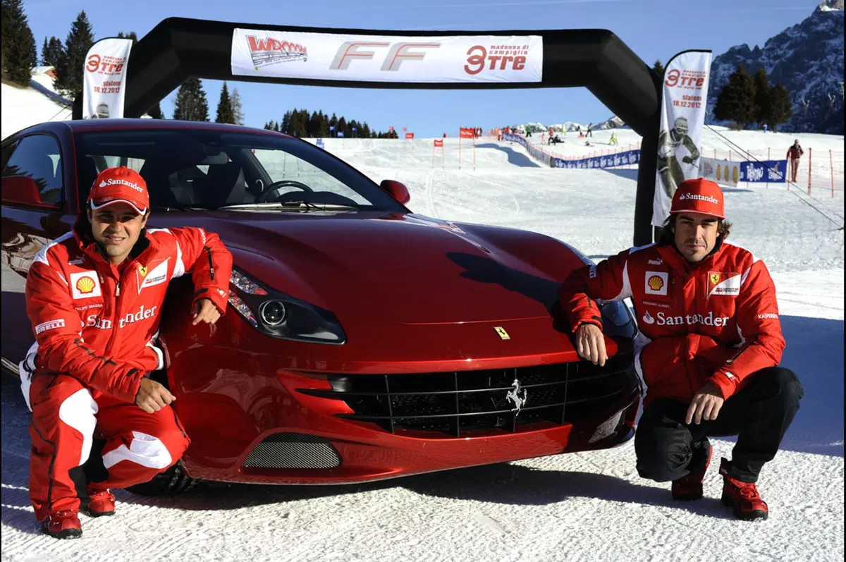 Ferrari: uno slalom molto speciale per Alonso e Massa (16)
