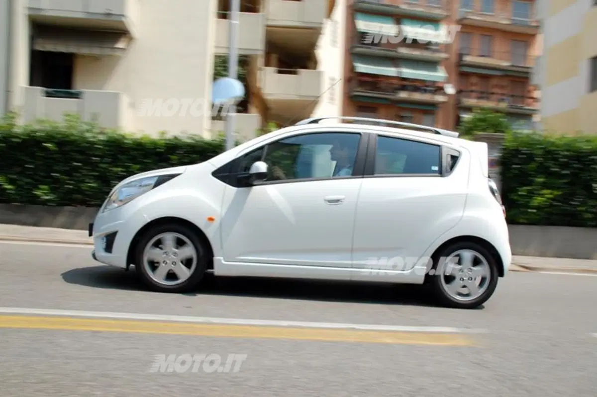 Chevrolet Spark 1.2 LT GPL Eco Logic (2)