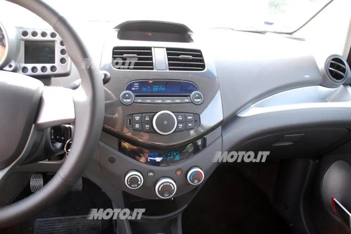 Chevrolet Spark 1.2 LT GPL Eco Logic (26)