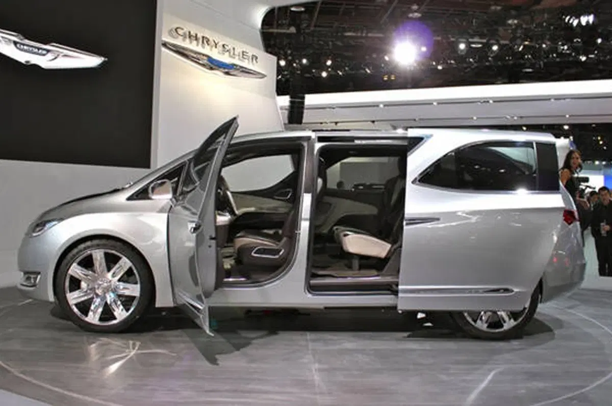 Chrysler 700C (3)