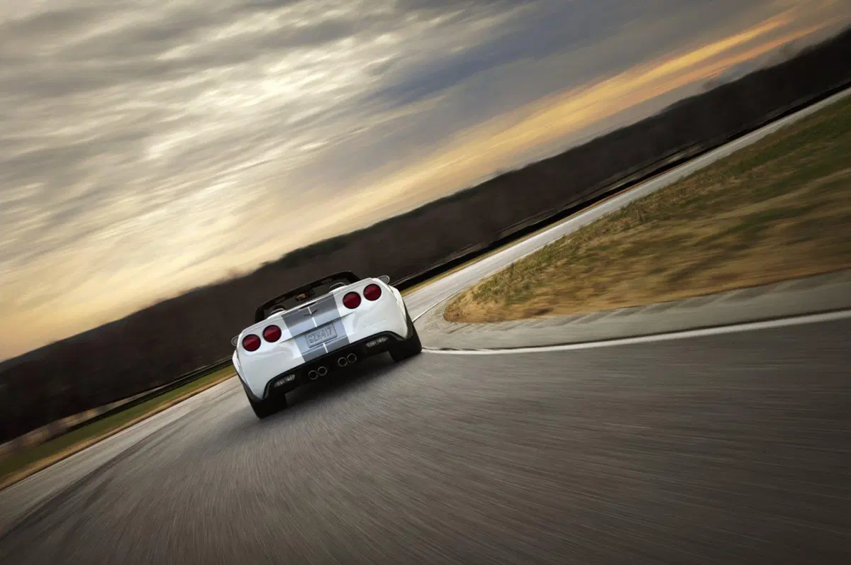Corvette 427 Convertible Collector Edition (4)