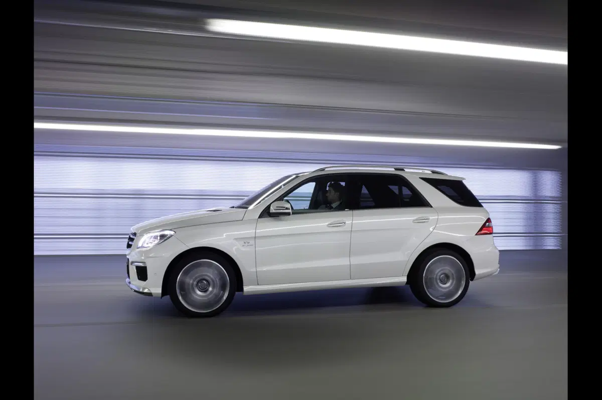 Nuova Mercedes-Benz ML 63 AMG (4)