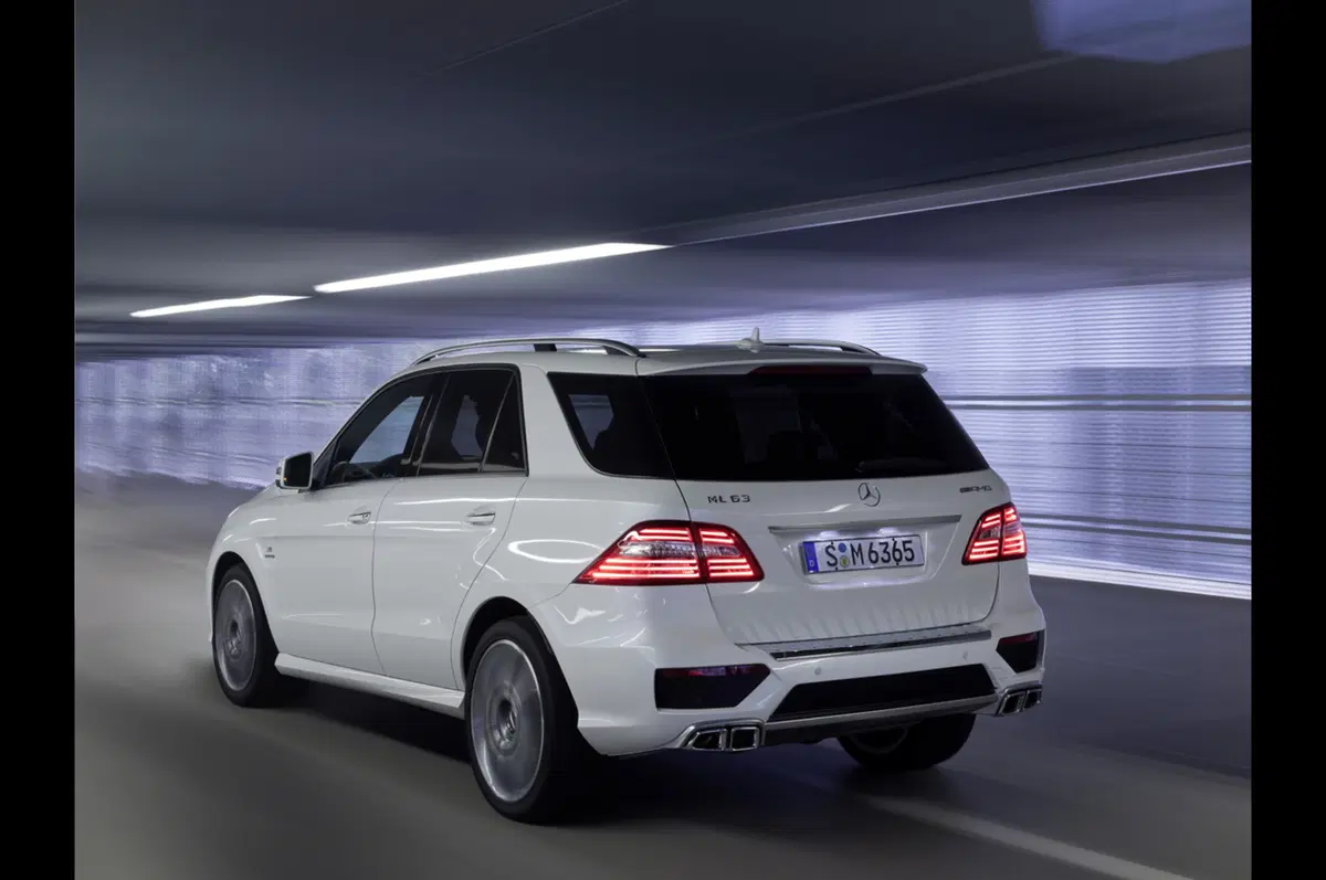 Nuova Mercedes-Benz ML 63 AMG (5)