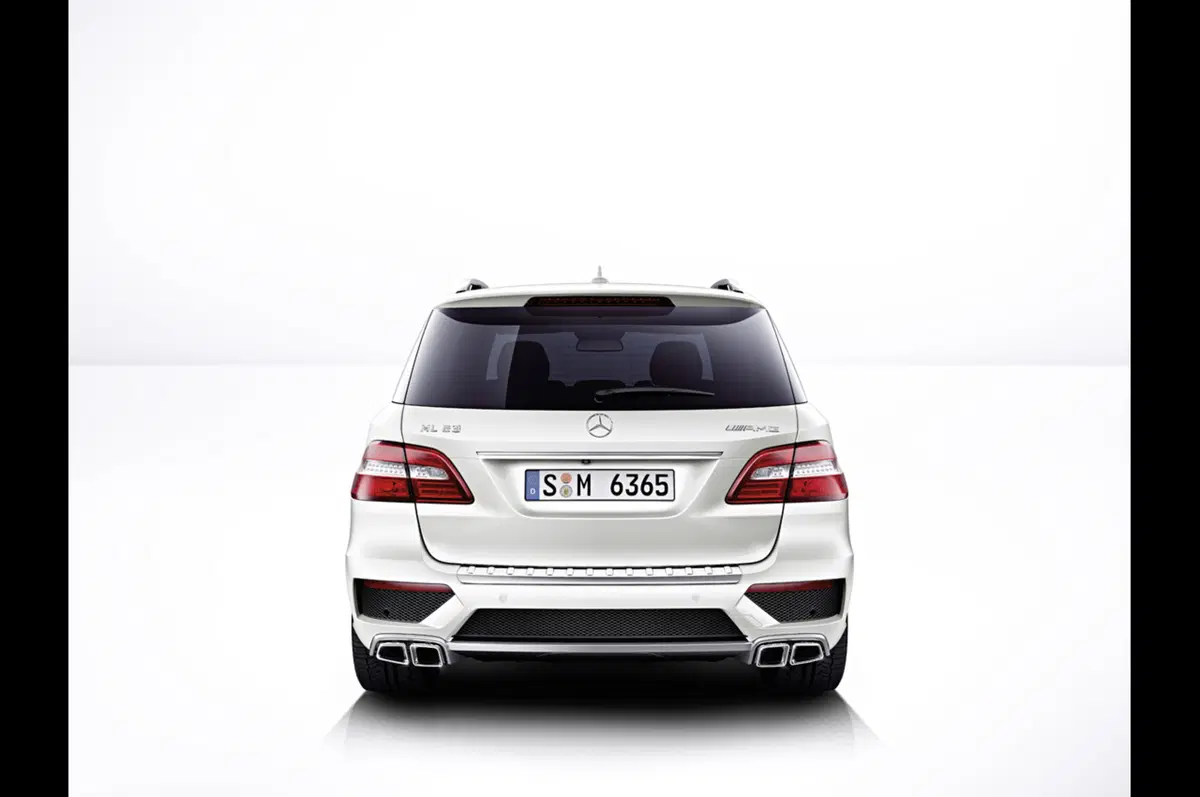 Nuova Mercedes-Benz ML 63 AMG (11)