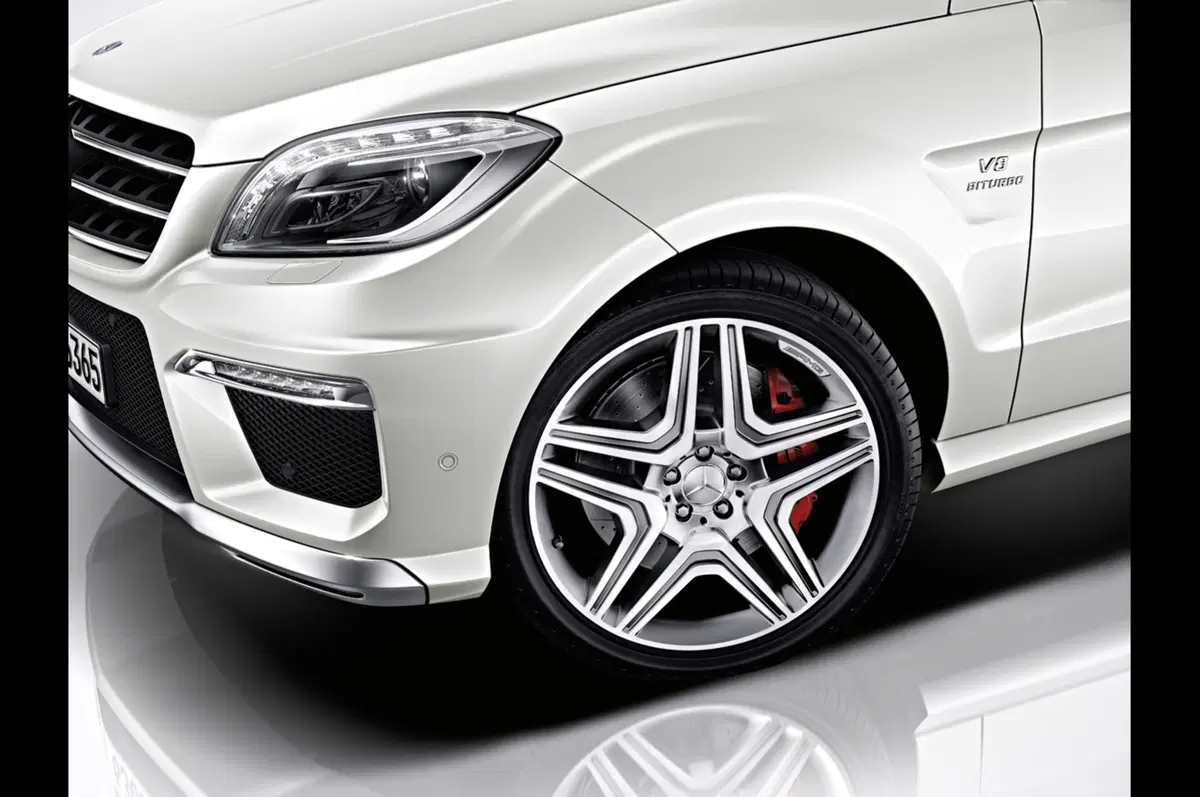 Nuova Mercedes-Benz ML 63 AMG (12)