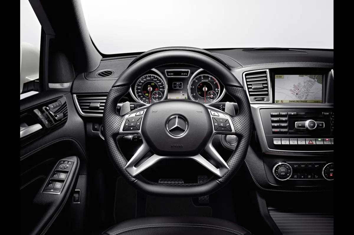 Nuova Mercedes-Benz ML 63 AMG (14)