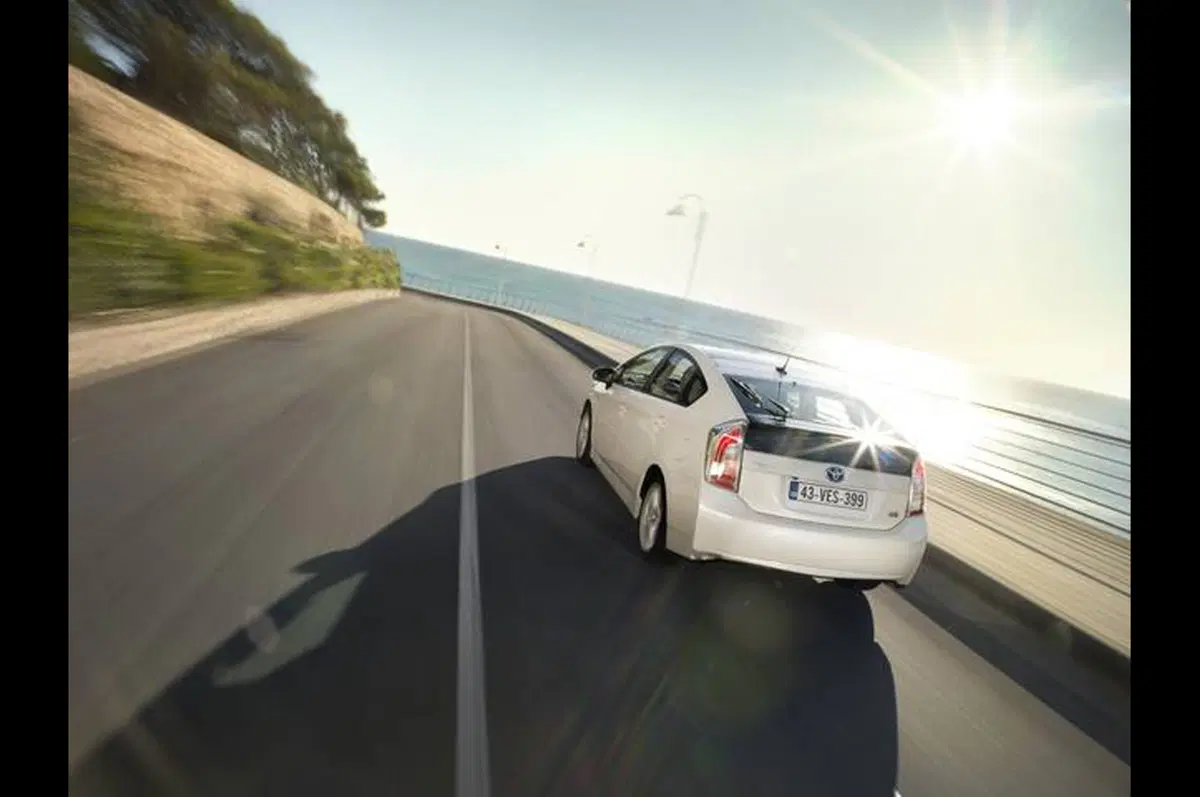 Toyota Prius 2012 al debutto in Europa (4)