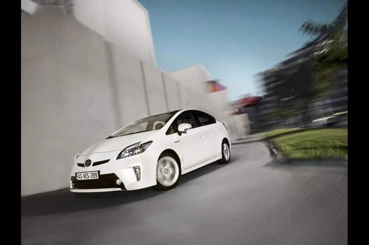 Toyota Prius 2012 al debutto in Europa (5)