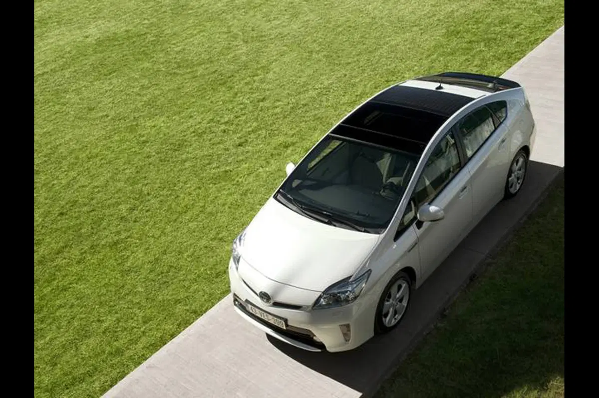 Toyota Prius 2012 al debutto in Europa (6)