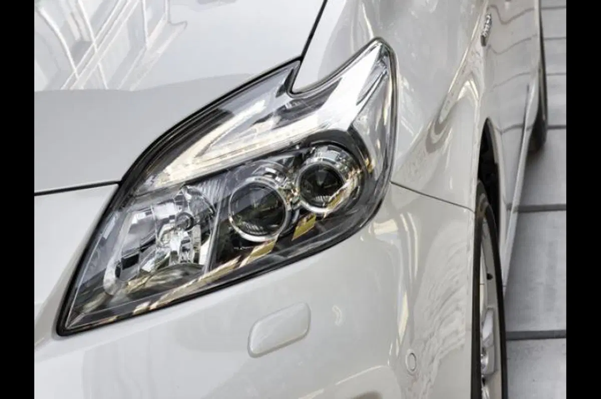 Toyota Prius 2012 al debutto in Europa (10)