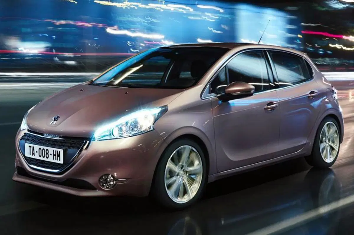Peugeot 208: listino prezzi