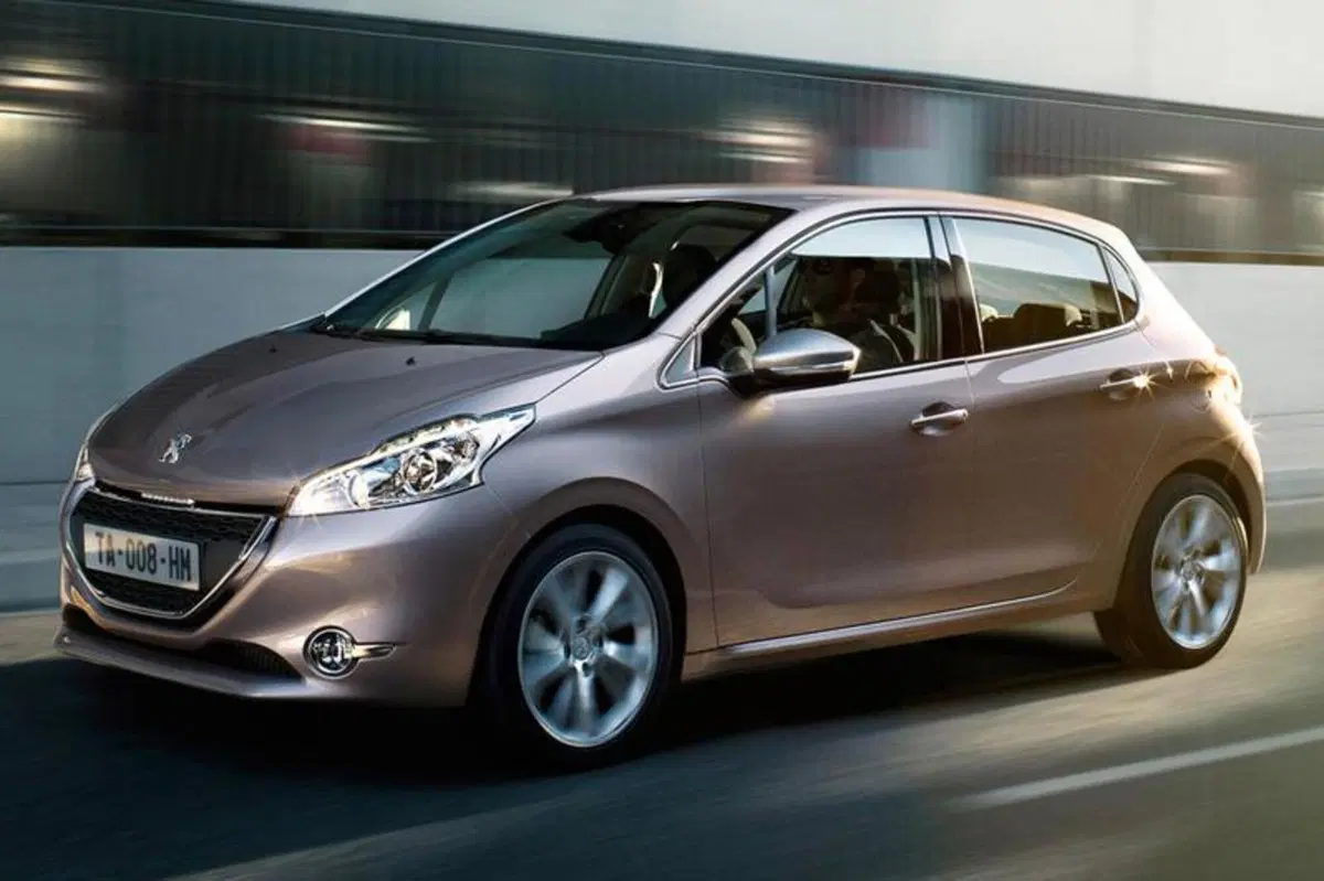 Peugeot 208: listino prezzi (2)