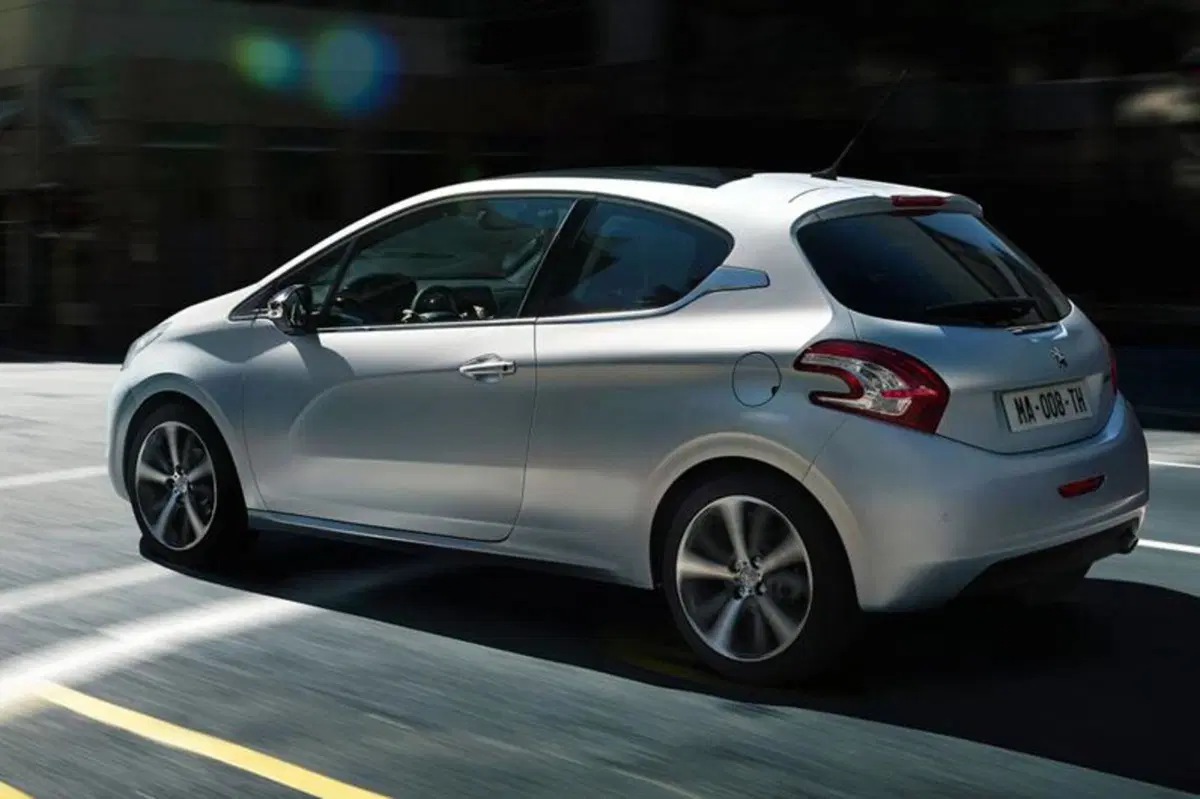 Peugeot 208: listino prezzi (4)