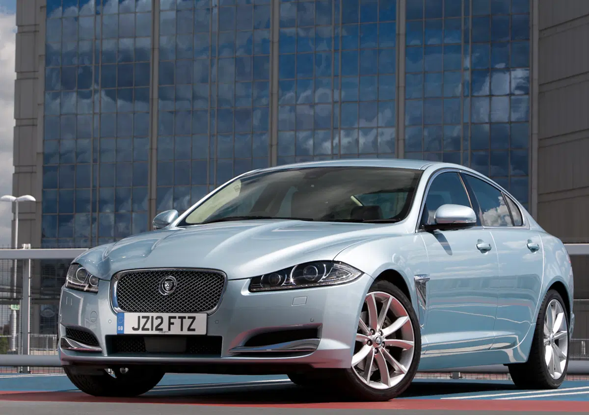 Jaguar XF 2.2D 163 CV per l'Inghilterra