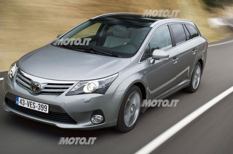 Toyota Avensis restyling 2012