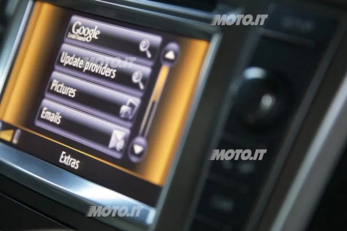 Toyota Avensis restyling 2012 (29)