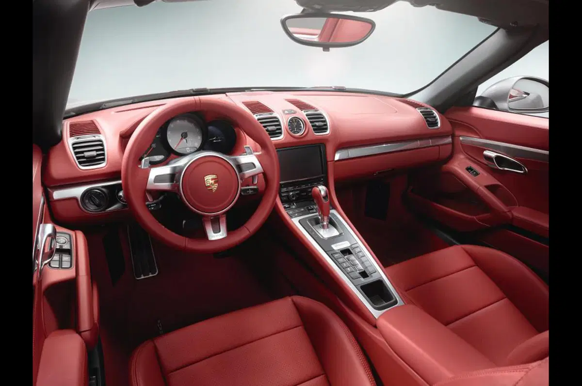 Porsche Boxster: gli interni del nuovo modello (3)
