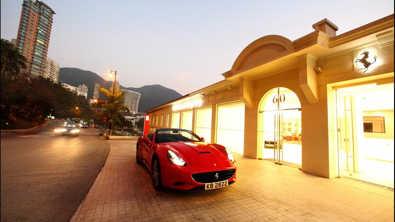 Ferrari: aperto un nuovo showroom a Hong Kong