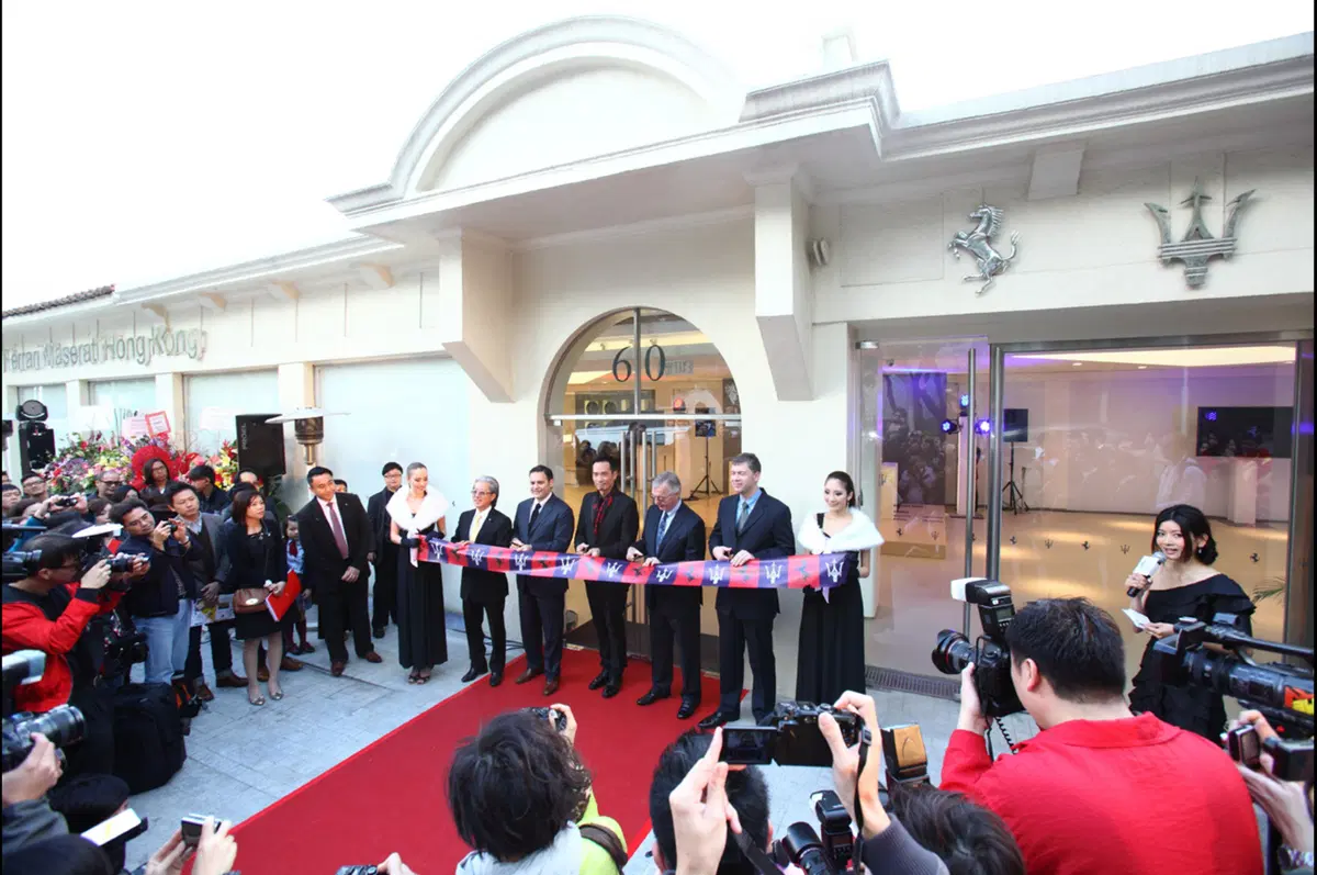 Ferrari: aperto un nuovo showroom a Hong Kong (4)