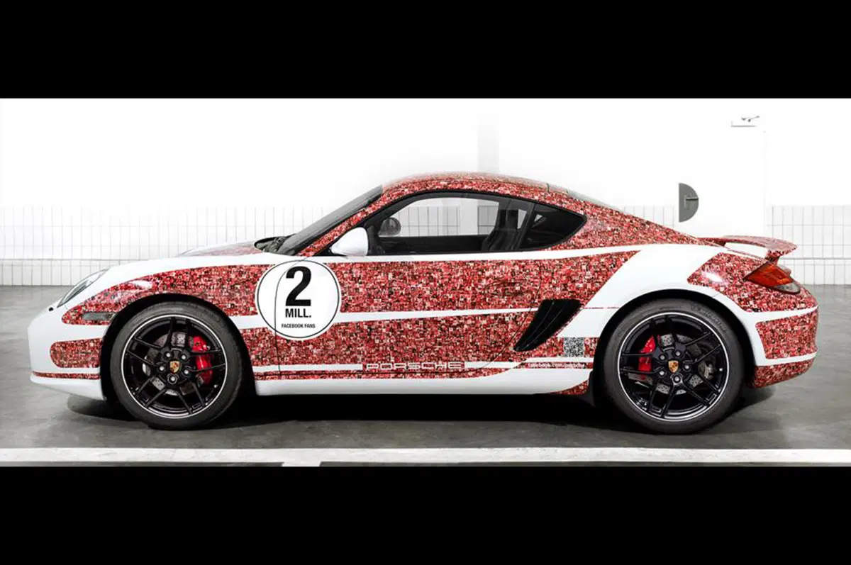 Porsche: una Cayman S per i 2 milioni di fans su Facebook (5)
