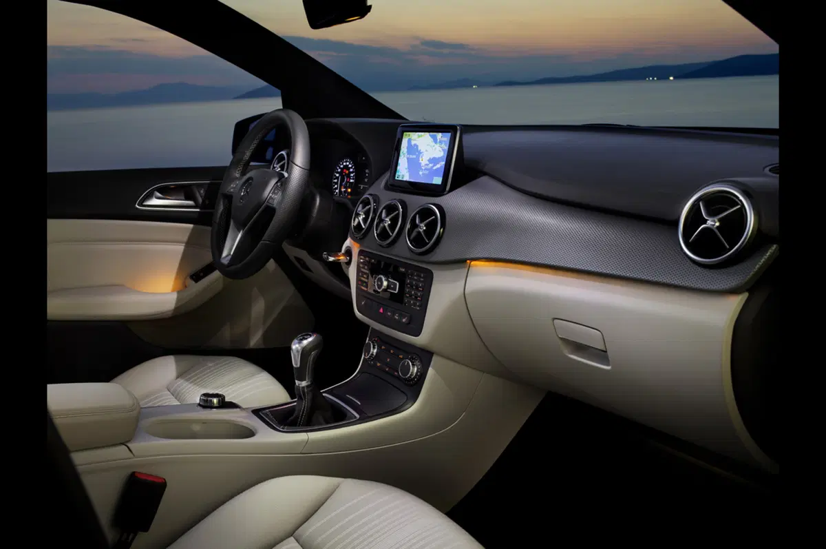 Mercedes-Benz MOVIN' IN CONNECTION (20)