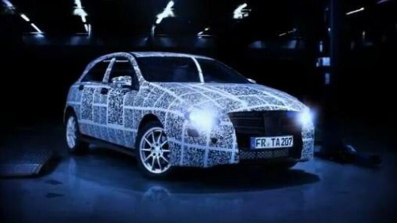 Mercedes-Benz: primo video teaser della nuova Classe A