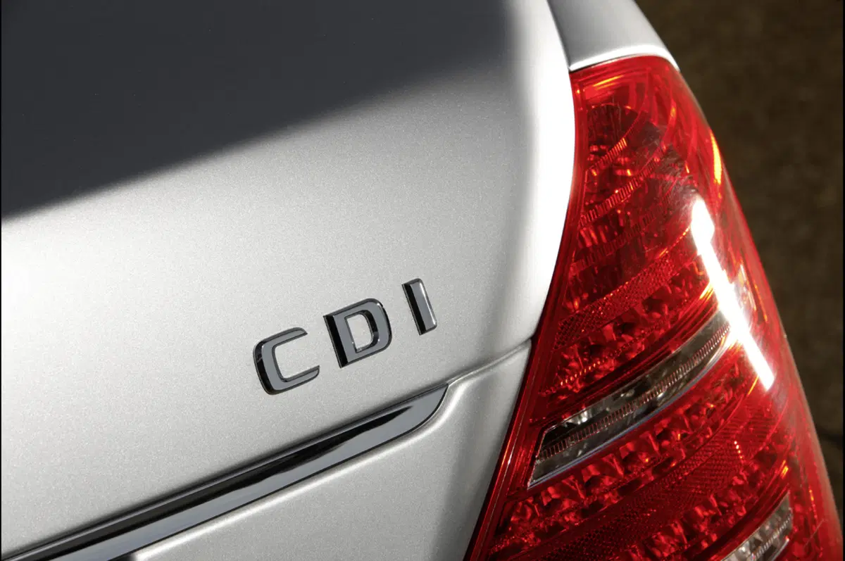 Gamma Mercedes-Benz: col 2.1 diesel è 'Tax Ready' (11)