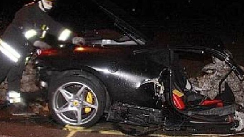 Una Ferrari coinvolta in un grave incidente in Puglia