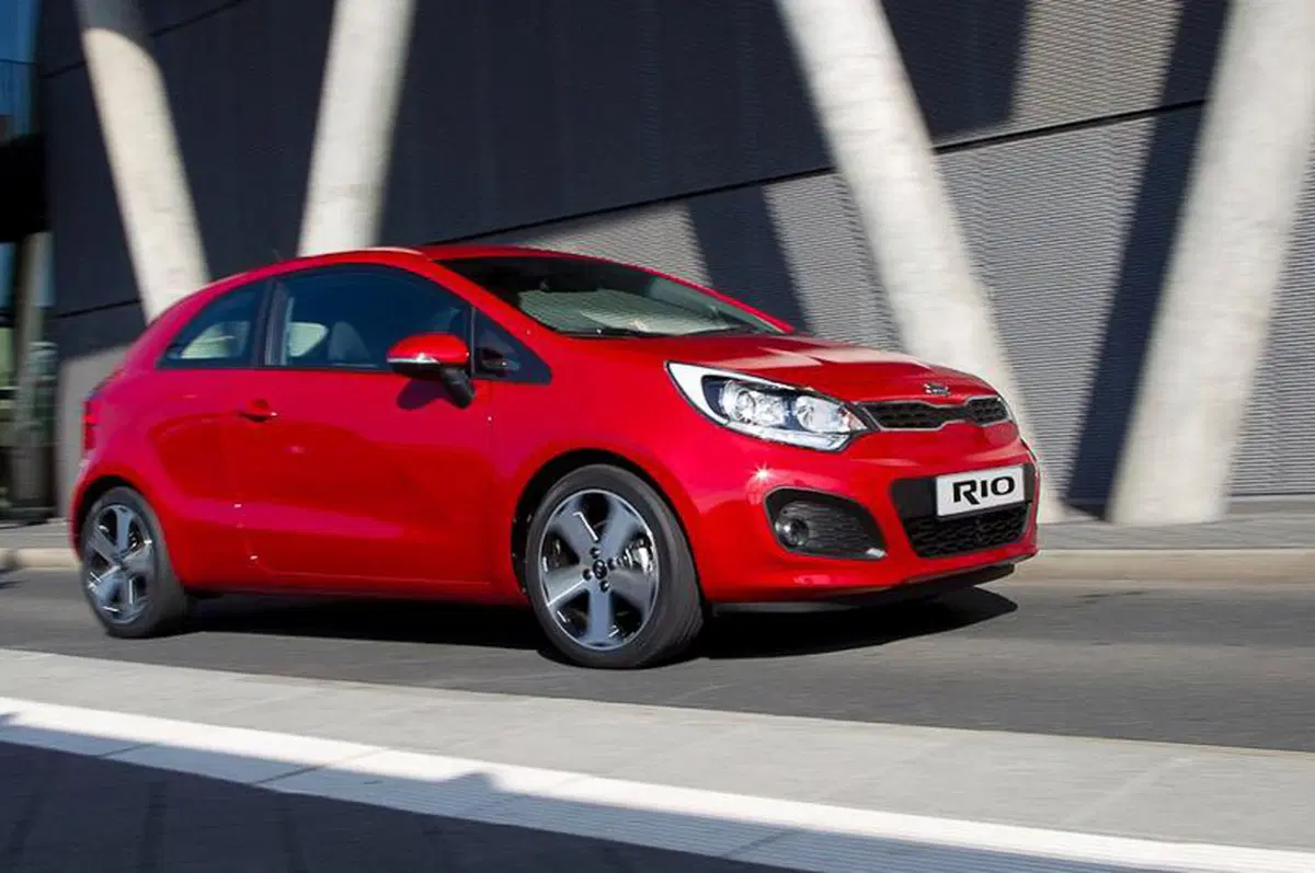 Kia Rio 3 porte (2)