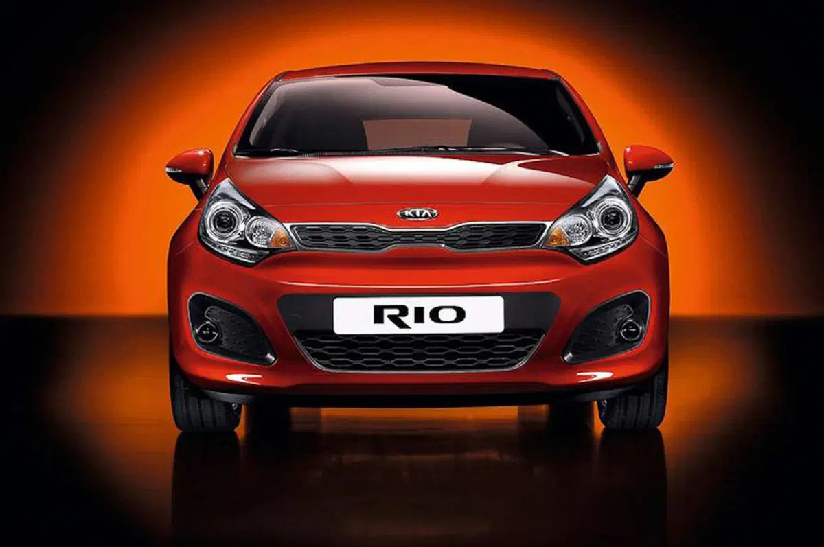 Kia Rio 3 porte (5)