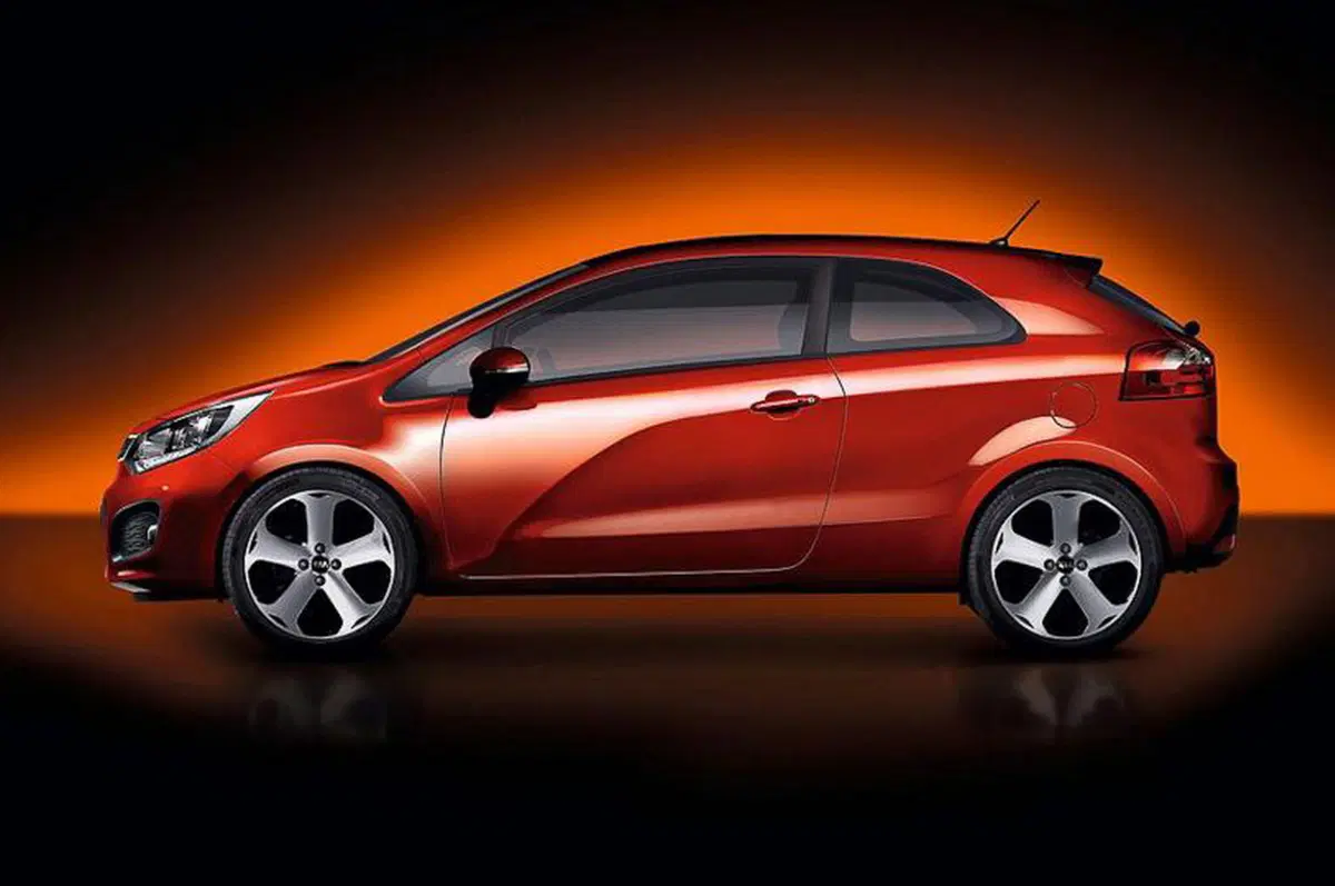 Kia Rio 3 porte (6)