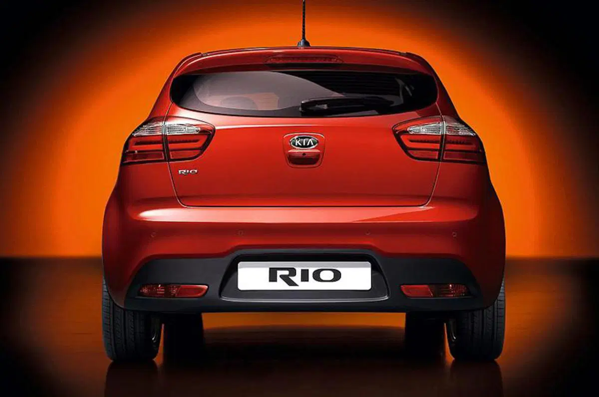 Kia Rio 3 porte (8)