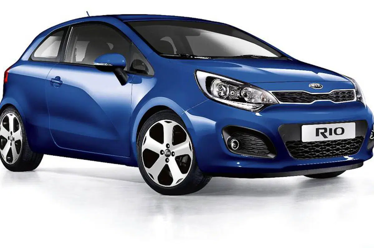 Kia Rio 3 porte (9)