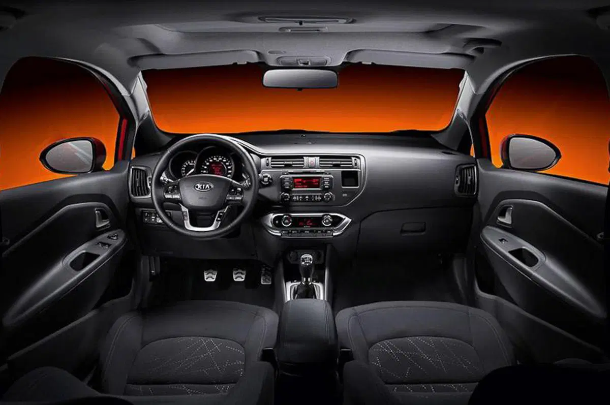 Kia Rio 3 porte (10)