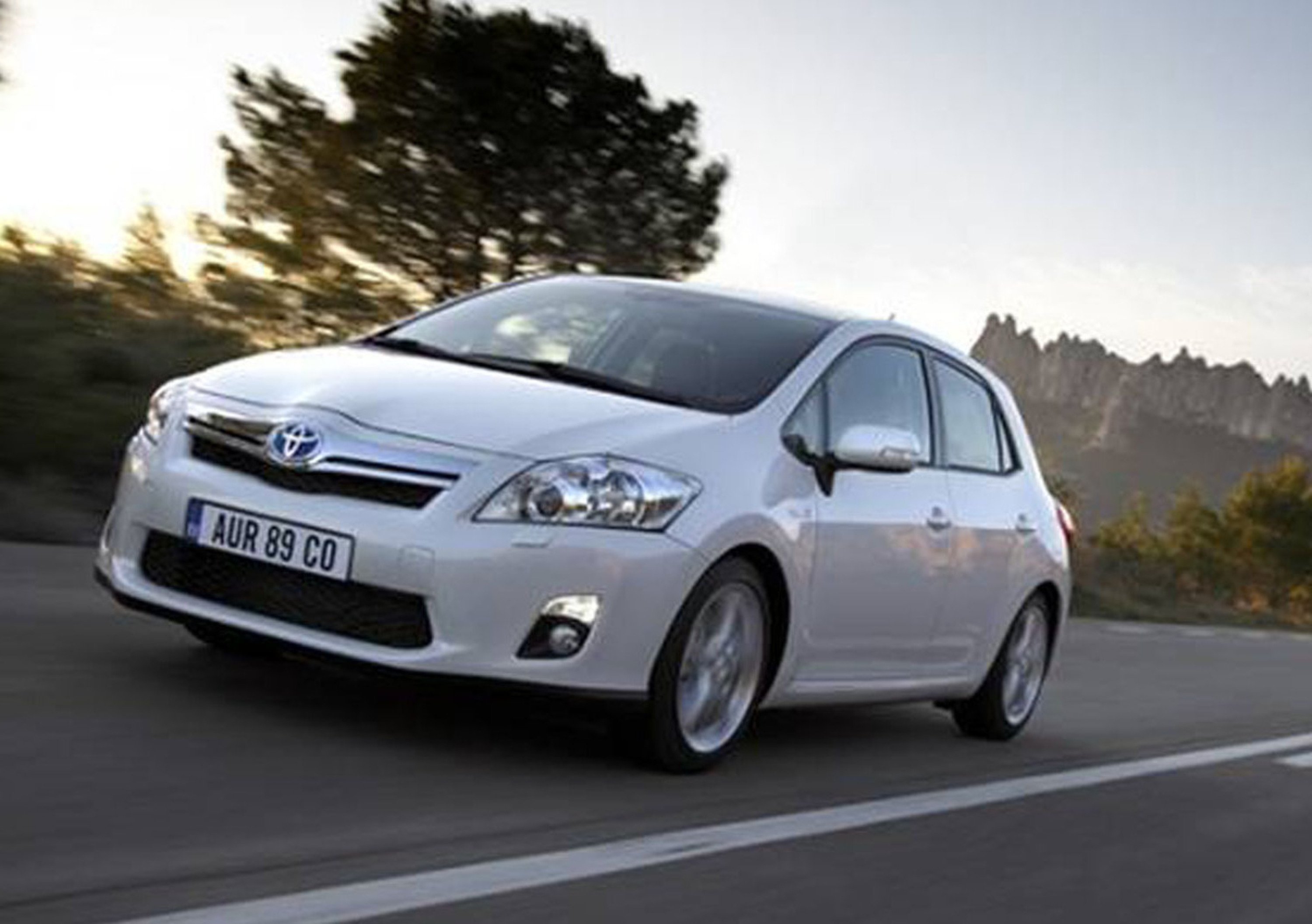 Toyota Europe: consegnata la vettura ibrida numero 400.000