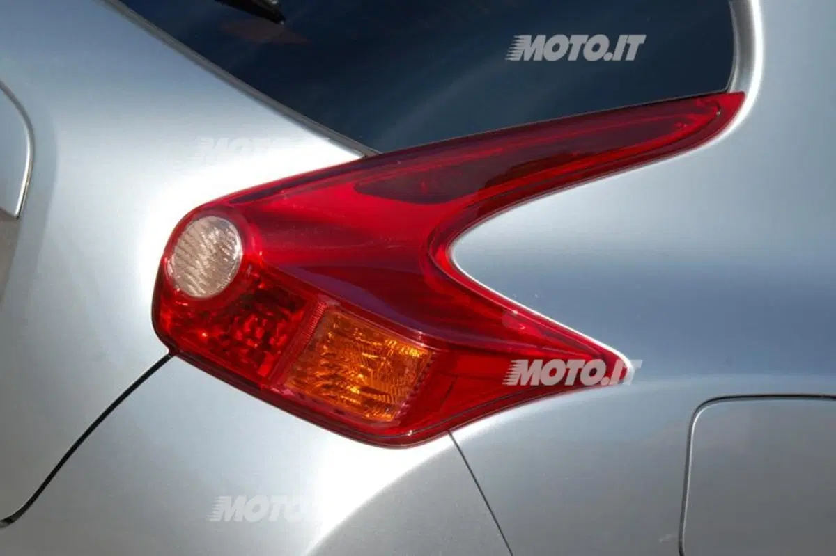 Nissan Juke 1.6 DIG-T Tekna (27)